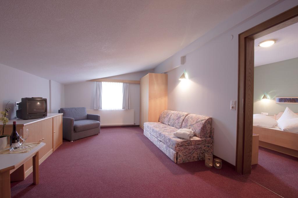 Hotel Alpenfriede Jerzens Kültér fotó