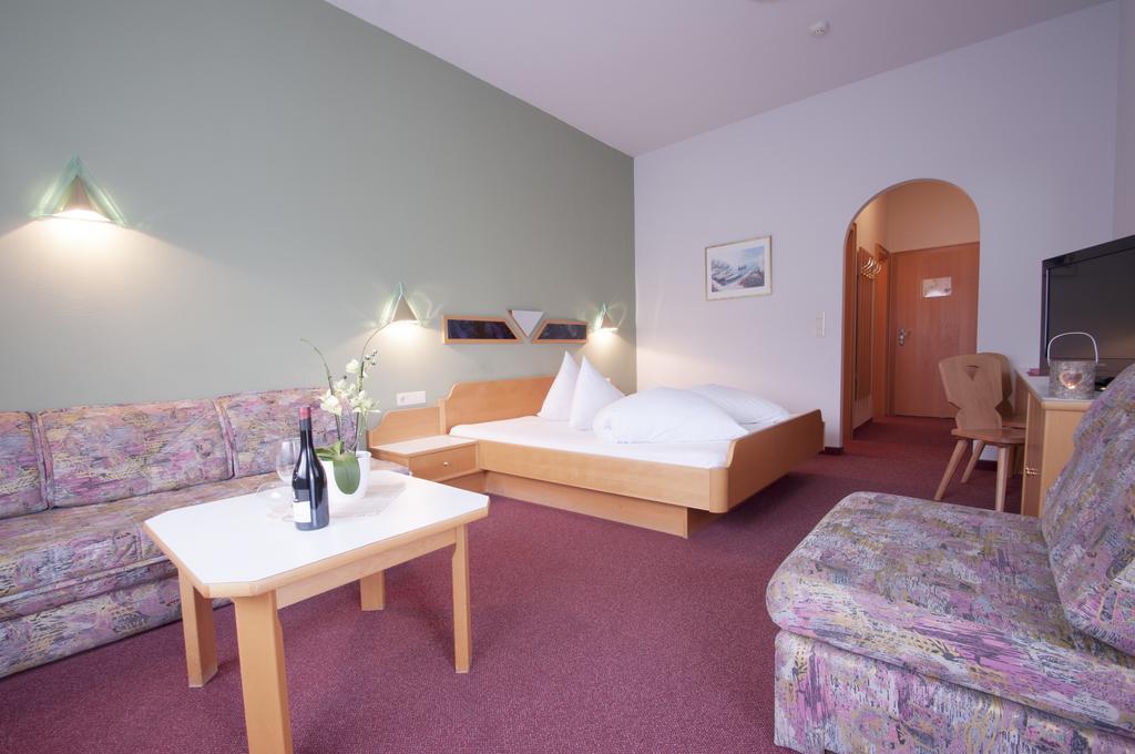 Hotel Alpenfriede Jerzens Kültér fotó