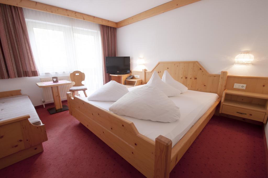 Hotel Alpenfriede Jerzens Kültér fotó
