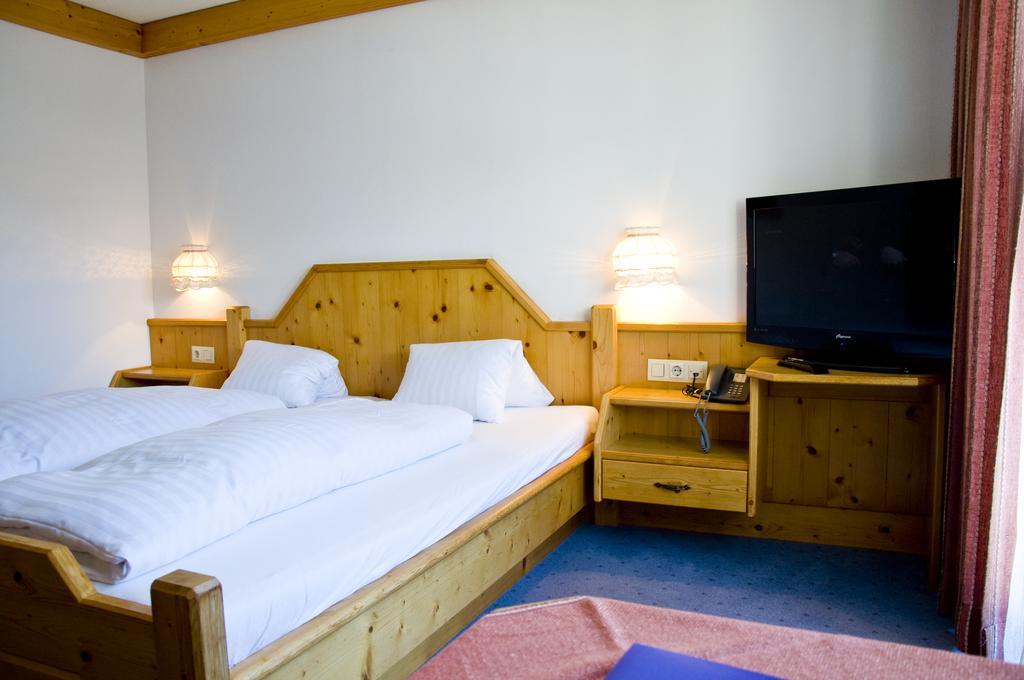 Hotel Alpenfriede Jerzens Kültér fotó